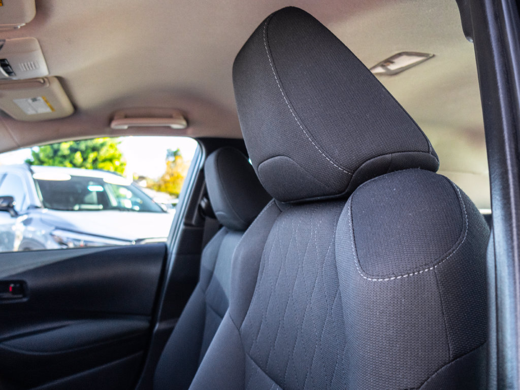 Used 2022 Toyota Corolla LE FWD image 12