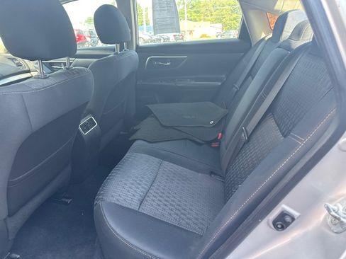 Used 2016 Nissan Altima 2.5 SV w/ Convenience Package FWD image 16