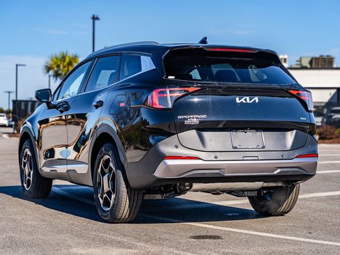 New 2026 Kia Sportage EX FWD image 3