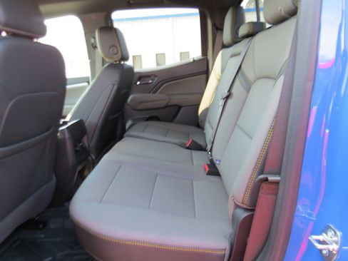 Used 2026 Chevrolet Colorado ZR2 w/ Technology Package AWD/4WD image 14