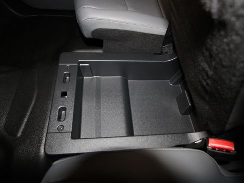 New 2025 Ford F150 XL w/ Equipment Group 103A High image 17