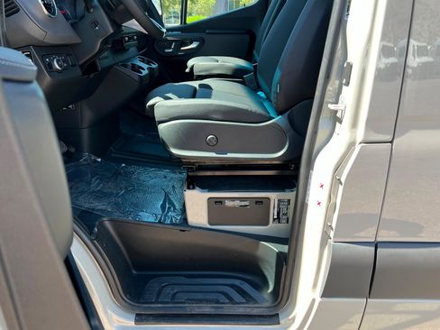 New 2026 Mercedes-Benz Sprinter 2500 image 17