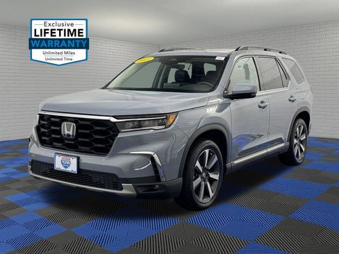 Certified 2023 Honda Pilot Touring image 1