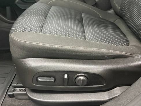 Used 2021 GMC Acadia SLE w/ Driver Convenience Package FWD image 15