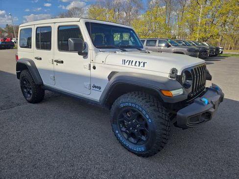 Used 2023 Jeep Wrangler Unlimited w/ Sun & Screen Package AWD/4WD image 2
