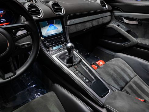 Used 2021 Porsche 718 Cayman GT4 RWD image 47