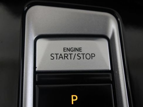 Used 2024 Volkswagen Atlas SE FWD image 12