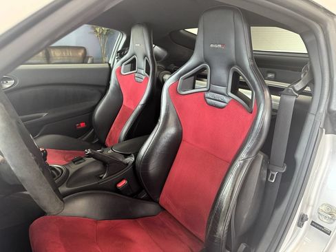 Used 2015 Nissan 370Z NISMO RWD image 17