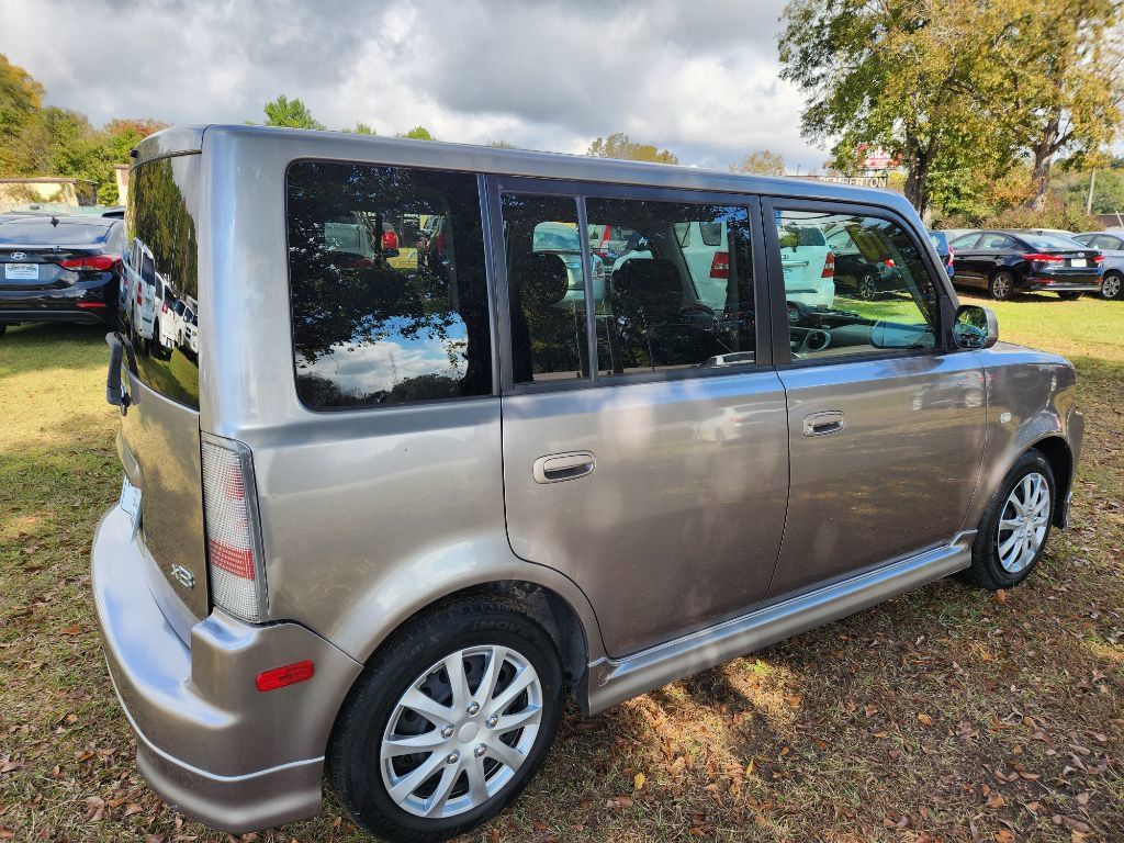Used 2006 Scion xB FWD image 6