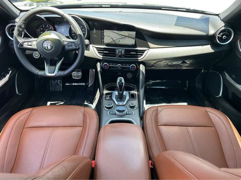 Used 2023 Alfa Romeo Giulia Ti RWD image 4