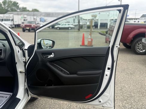 Used 2014 Kia Forte LX FWD image 13
