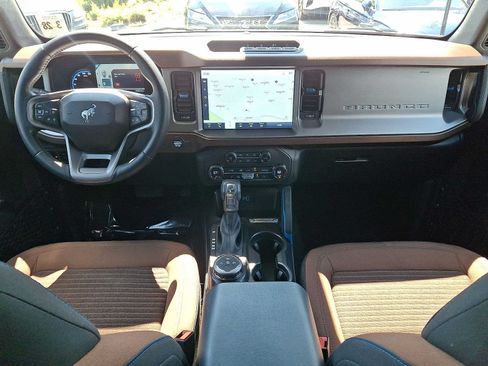 Used 2023 Ford Bronco Outer Banks AWD/4WD image 10
