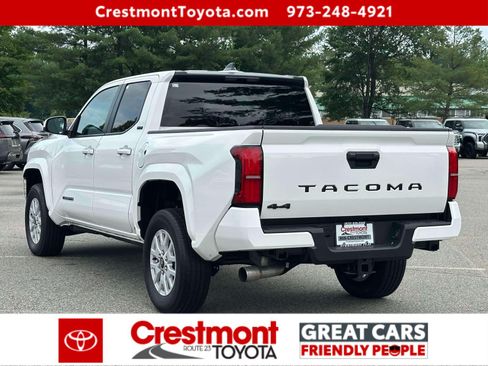 Certified 2025 Toyota Tacoma SR5 AWD/4WD image 4