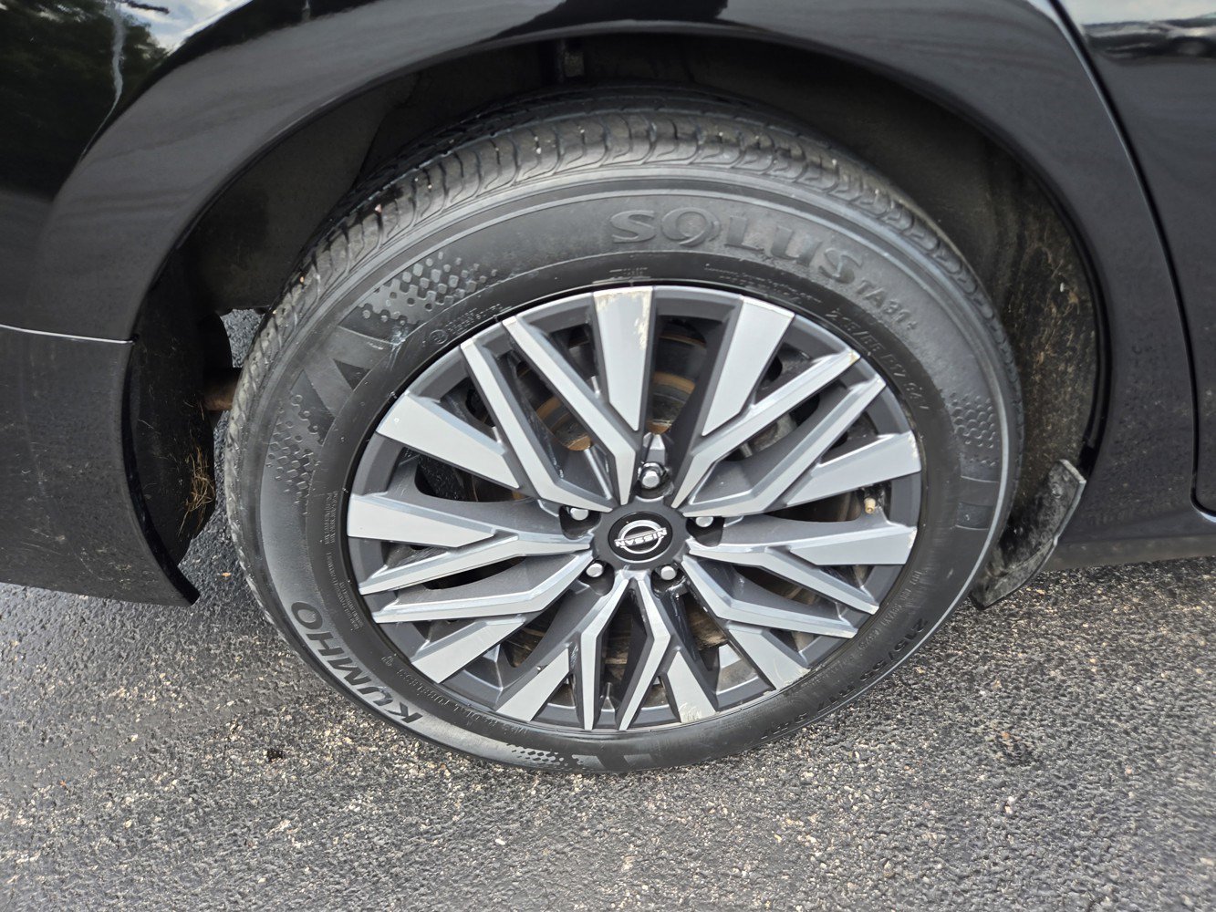Used 2024 Nissan Altima 2.5 SV FWD image 41