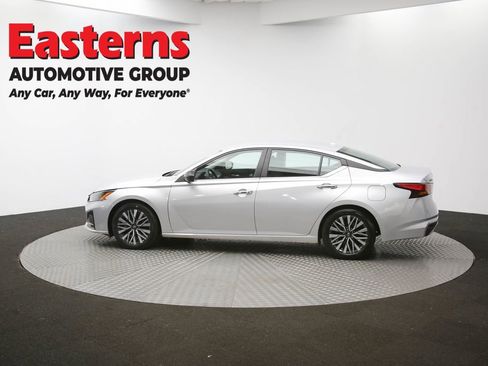 Used 2024 Nissan Altima 2.5 SV image 59