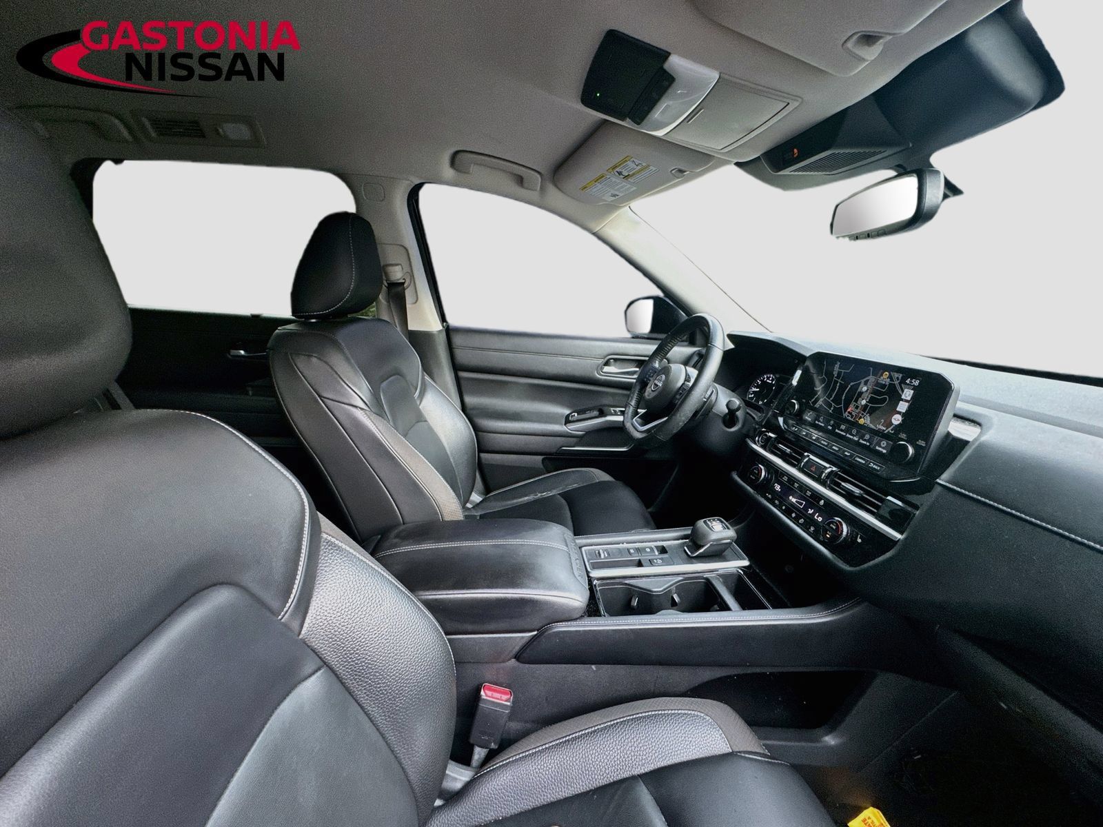 Used 2022 Nissan Pathfinder SL w/ Lighting Package (N92) FWD image 38