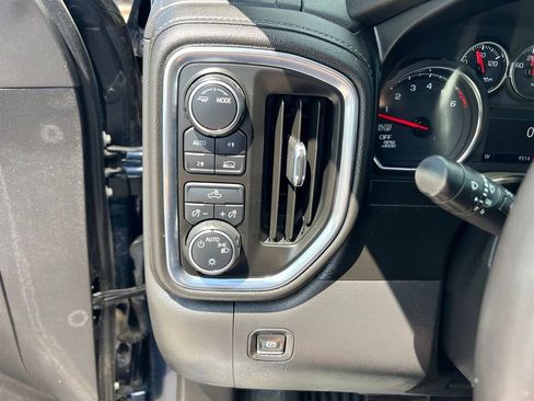 Used 2021 Chevrolet Silverado 1500 LT AWD/4WD image 43