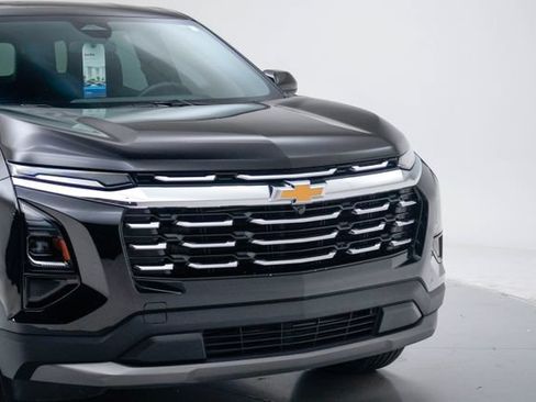 Used 2026 Chevrolet Equinox LT AWD/4WD image 10
