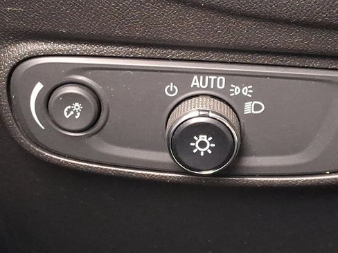 Used 2022 Chevrolet Equinox LT image 23