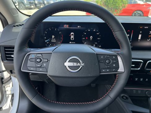 New 2026 Nissan Sentra SR w/ SR Premium Package FWD image 9