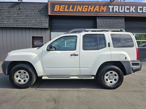 Used 2015 Nissan Xterra X AWD/4WD image 2