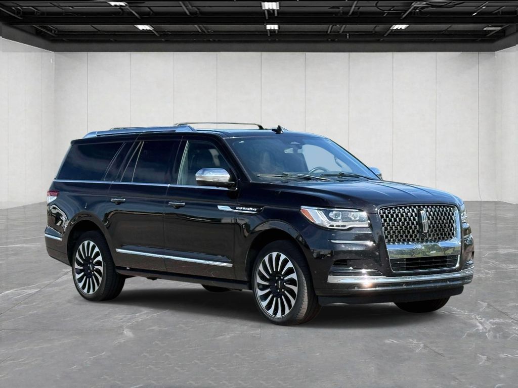 Used 2023 Lincoln Navigator L Black Label AWD/4WD image 4