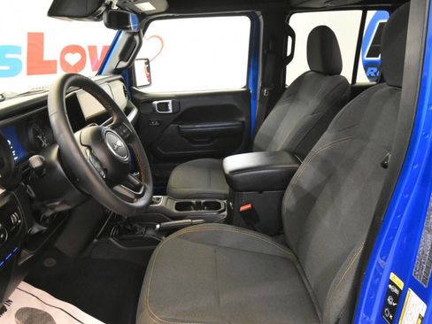 Used 2024 Jeep Wrangler Unlimited w/ Convenience Group AWD/4WD image 13