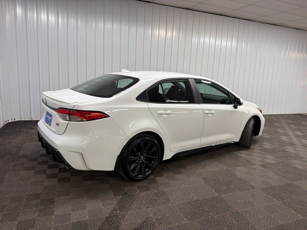 Used 2024 Toyota Corolla SE FWD image 10
