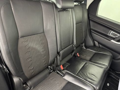 Used 2018 Land Rover Discovery Sport SE AWD/4WD image 36