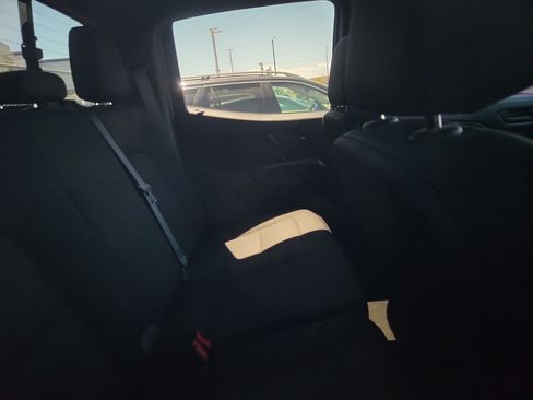 Used 2025 Chevrolet Colorado Trail Boss AWD/4WD image 9