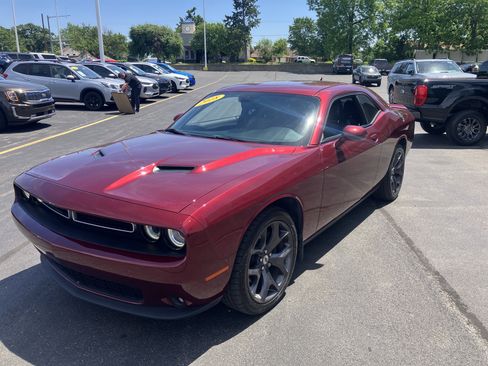 Used 2018 Dodge Challenger SXT Plus RWD image 3