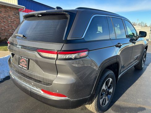 Used 2024 Jeep Grand Cherokee Limited 4xe w/ Luxury Tech Group II image 3