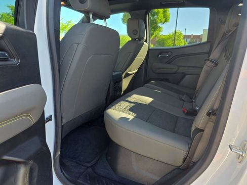 Used 2024 Chevrolet Colorado ZR2 image 31