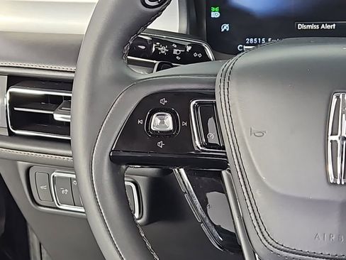 Used 2023 Lincoln Aviator AWD w/ Premium Package image 31