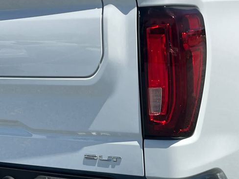 Used 2025 GMC Sierra 1500 SLT RWD image 17