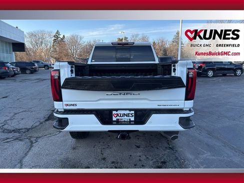 Used 2024 GMC Sierra 2500 Denali AWD/4WD image 18