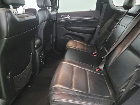 Used 2019 Jeep Grand Cherokee Limited image 18