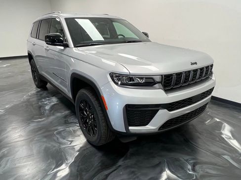 New 2026 Jeep Grand Cherokee L 4WD image 19
