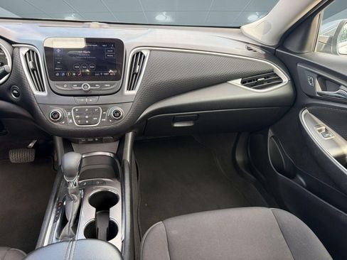 Used 2024 Chevrolet Malibu LT FWD image 28