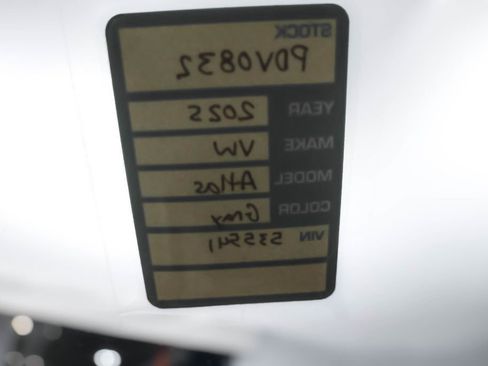 Used 2025 Volkswagen Atlas Peak Edition SE image 17