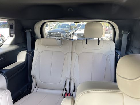 New 2026 Jeep Grand Cherokee L Limited image 41