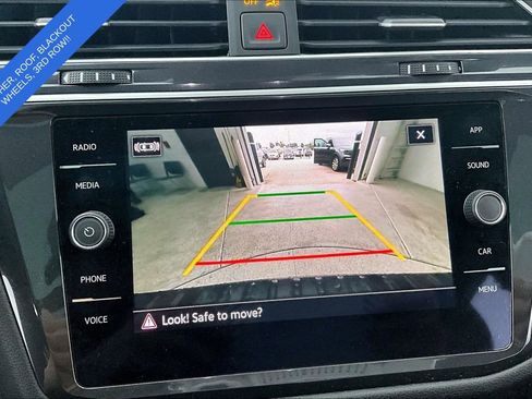 Used 2024 Volkswagen Tiguan SE R-Line FWD image 30