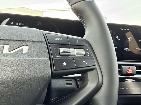 Certified 2026 Kia Sportage EX FWD image 23