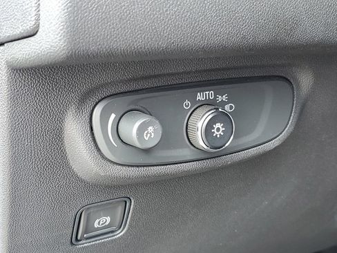 Certified 2023 GMC Terrain SLE w/ Driver Convenience Package FWD image 10
