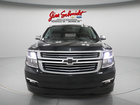 Used 2018 Chevrolet Suburban Premier AWD/4WD image 3