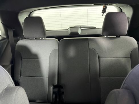 Used 2022 Chevrolet Traverse LT FWD image 21