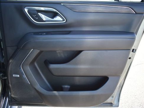 Used 2023 Chevrolet Suburban LT AWD/4WD image 41