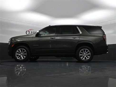 Used 2021 Chevrolet Tahoe Premier w/ Premium Package image 25
