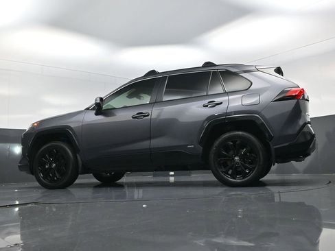 Used 2024 Toyota RAV4 SE image 19