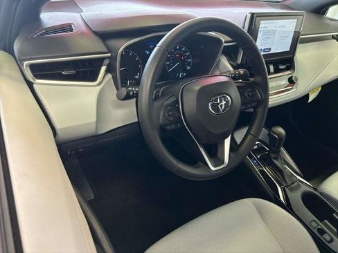 Certified 2025 Toyota Corolla SE FWD image 13